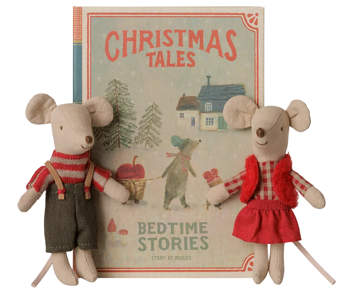 Ratones gemelos navideños en libro